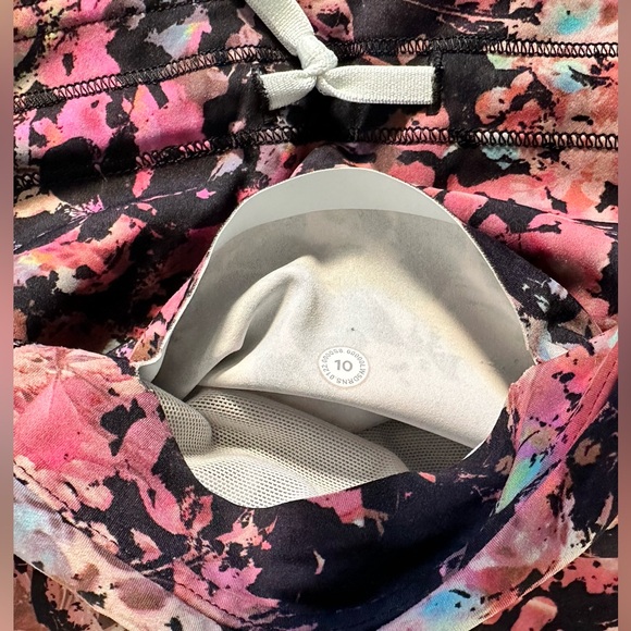 Vibrant Floral Women's Leggings - Picture 6 of 7